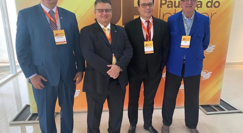 Diretoria da Regional São Paulo (Drs. José Octavio, Jorge Abel e Flávio) com o Dr. Antônio Roberto Bozola, presidente de honra da I Jornada do Interior 2022.